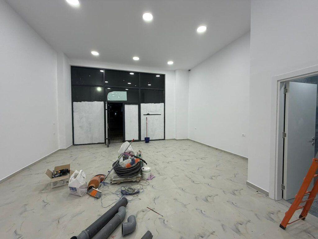 Qera, Ambient Biznesi, Unaza e Re, Tiranë