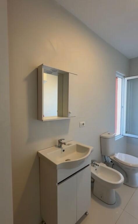 Jepet me qira 2+1+1 XHAMIA SELITE 550 mije leke