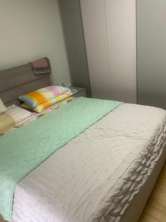 Shitet apart 2+1 te Liqeni i Thate