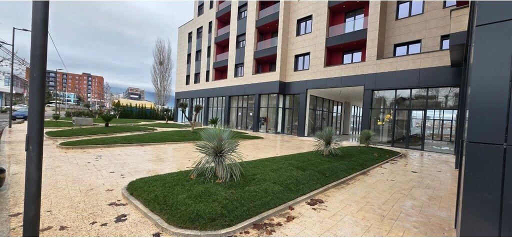 SHITET APARTAMENT 2+1+2 ME VERANDË – PASKUQAN!