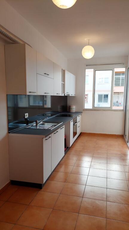 Apartament 2+1+2 me qira tek Komplekset Fratari Astir