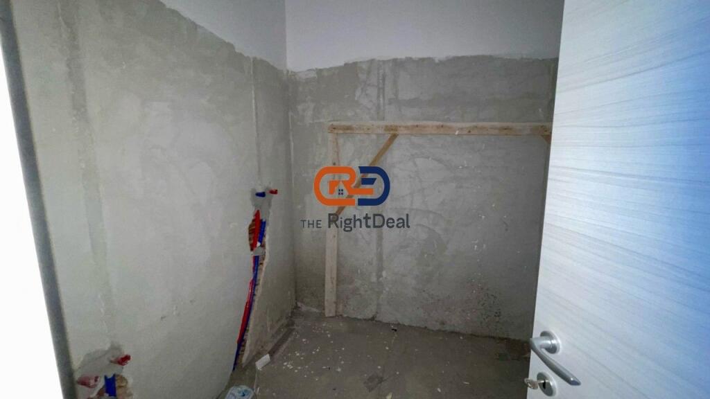 Ne Kamez, Shitet Apartament 3+1+2, Me Planimetri te Rregullt!!!