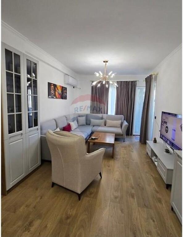 Shitet Apartament 3+1+2 në Astir