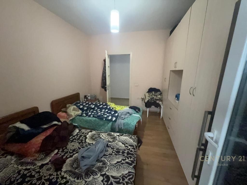 Shitet apartament 2+1 në Astir, pranë Bar Artistit