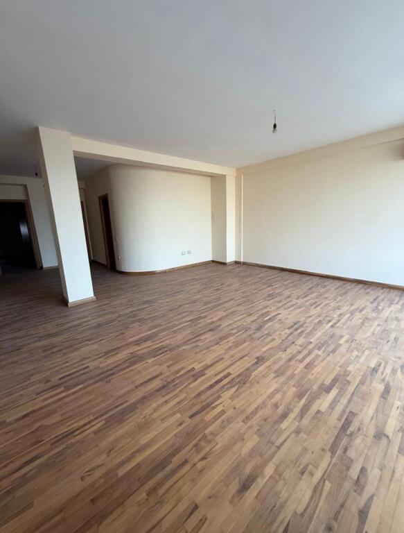 Godine Biznesi ne Shitje ne Sauk, per hotel, klinika etj