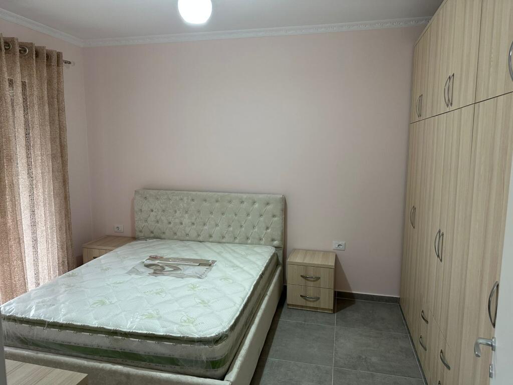 Apartament me qera Astir