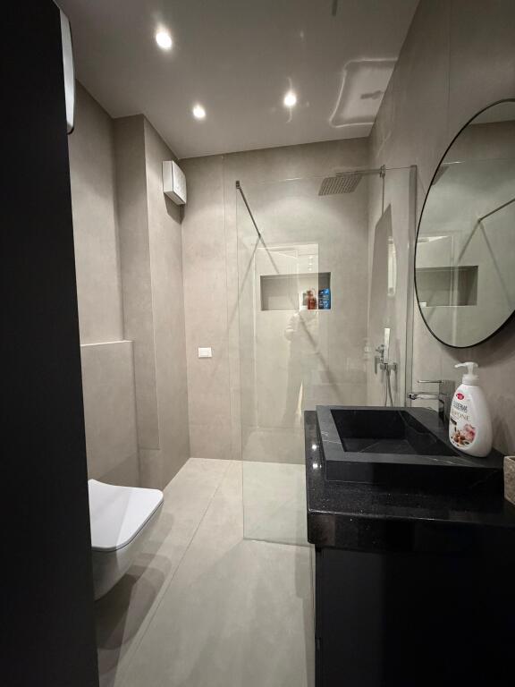 For rent 1+1 apartment with parking space near the new market 7th floor Building 2024 Newly invested Never lived in before Price 1000 euro