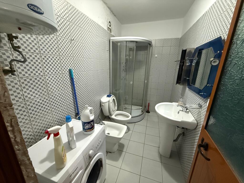 📣 QERA Apartament 1+1 📍 Prane Kompleksit Grand Gallery, Yzberisht ✨   🏢 Ndertim i Ri  🛋️ Totalisht i Mobiluar   💶 Cmimi 40.000 Leke