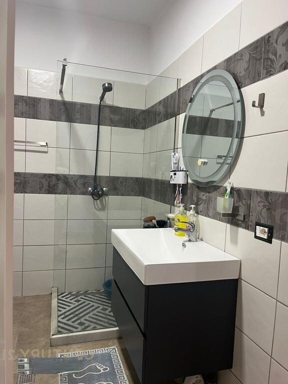 Apartament 2+1 per qira te ish fusha e aviacionit.