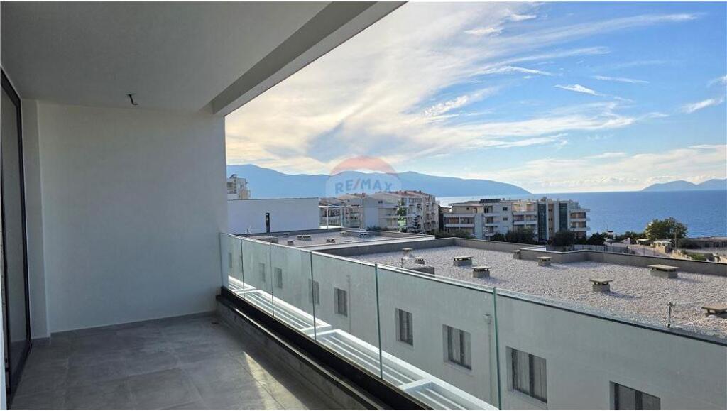 Apartment 1+1 with sea view near Marina Bay