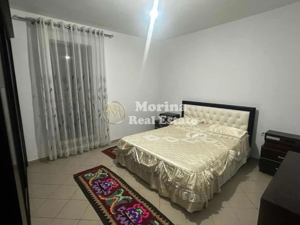 Qera | Shtëpi private 2 + 1 | Rruga Ullishtes | 450 €/muaj
