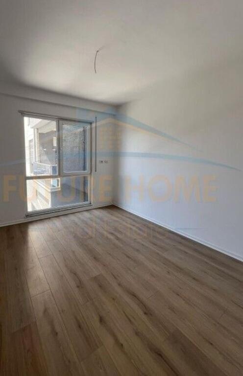 Shitet, Apartament 2+1, Unaza e Re.