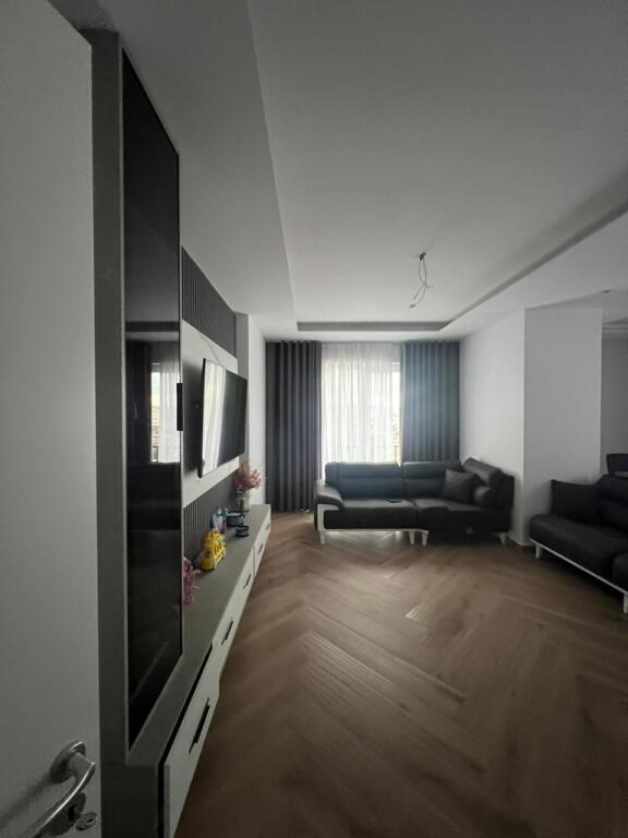 APARTAMENT ME QERA 2+1+post parkimi