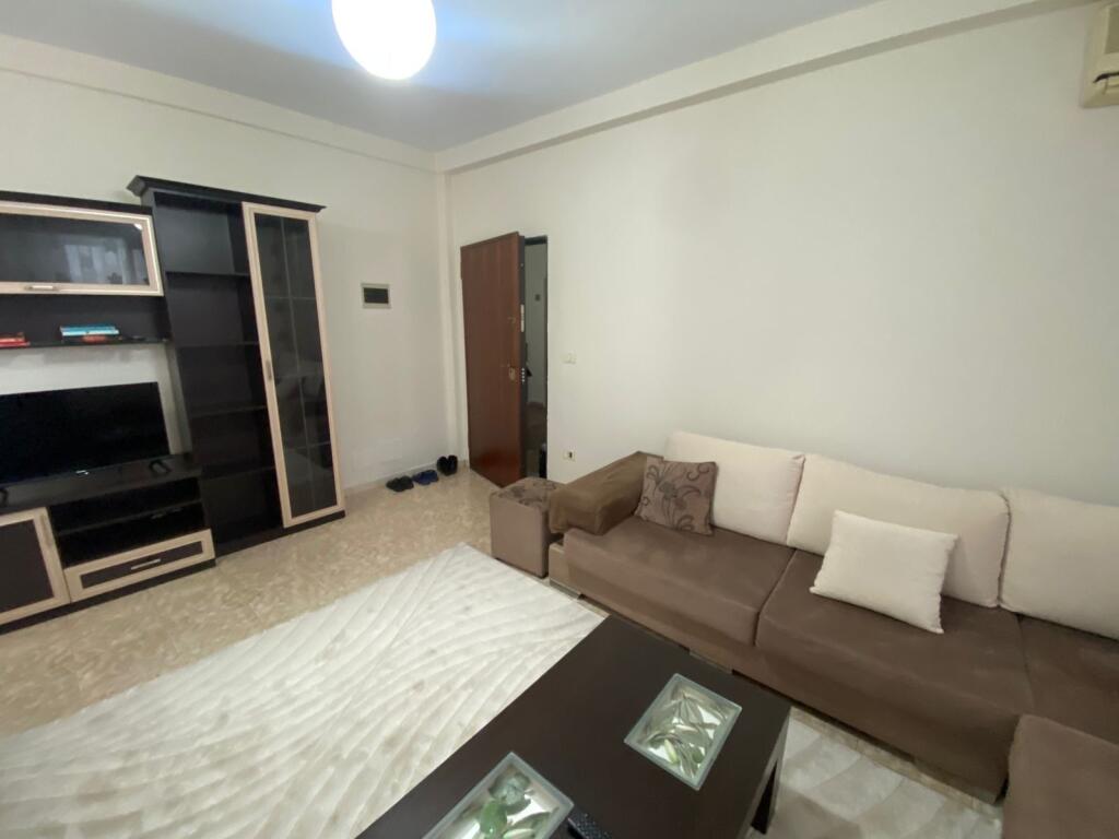 Affittasi Appartamento 1+1+1 Balcone