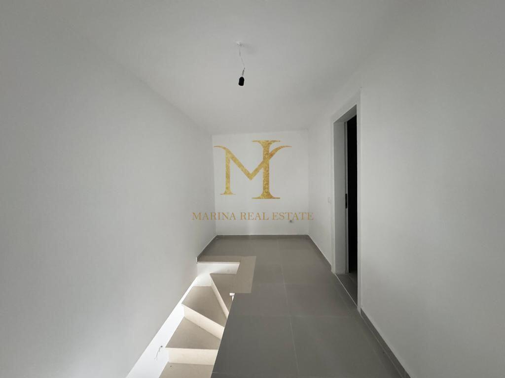 Shitet Duplex ne Golem, Durres. Pallati i ri 2025. 100m2.