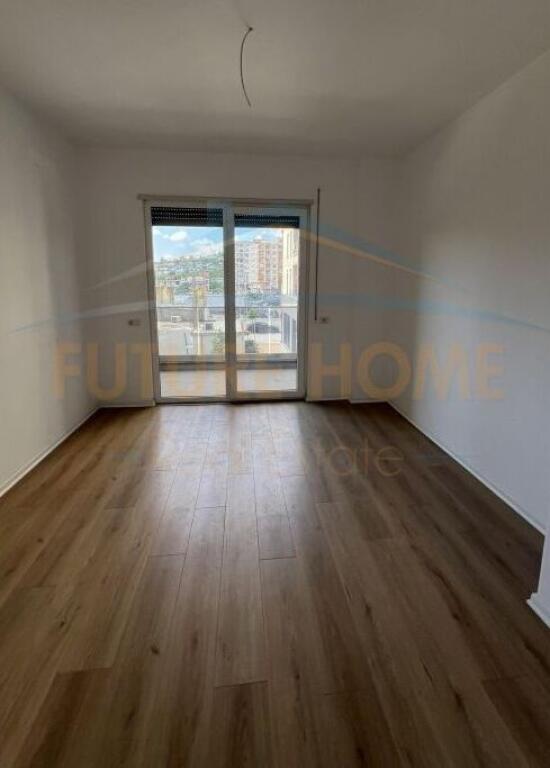 Shitet, Apartament 2+1, Unaza e Re.