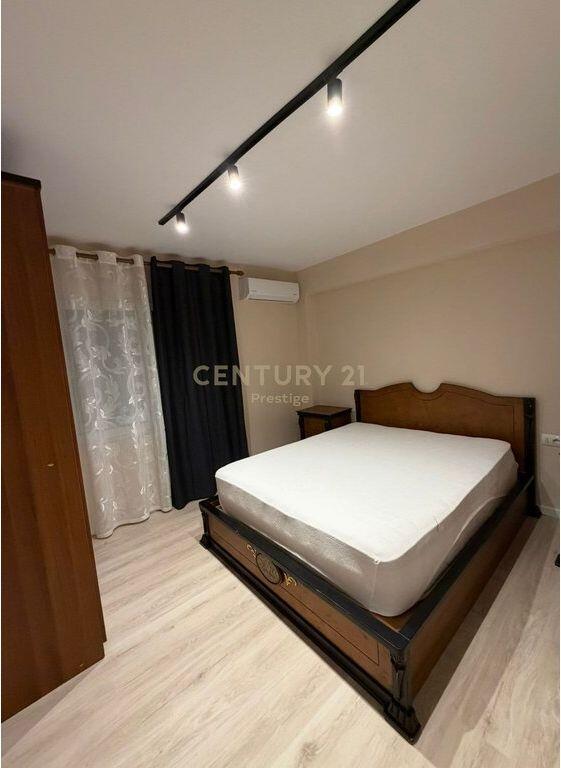 APARTAMENT 2+1 NE QIRA, TEK OXHAKU, TIRANE!
