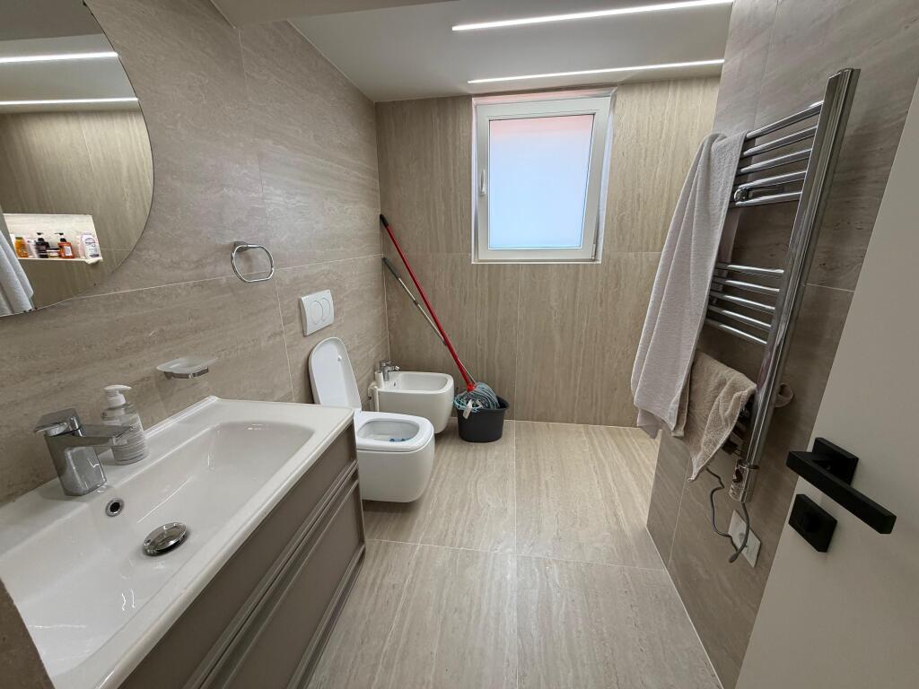 We rent a modern apartment, Sauk!