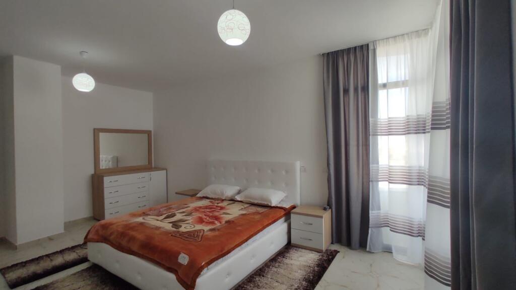 Jepet apartament me qera 2+1+2 me pamje fantastike nga deti vollga