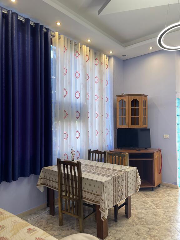 APARTAMENT 1+1 ME VERANDE 30m2+ 2 VENDE PARKIMI