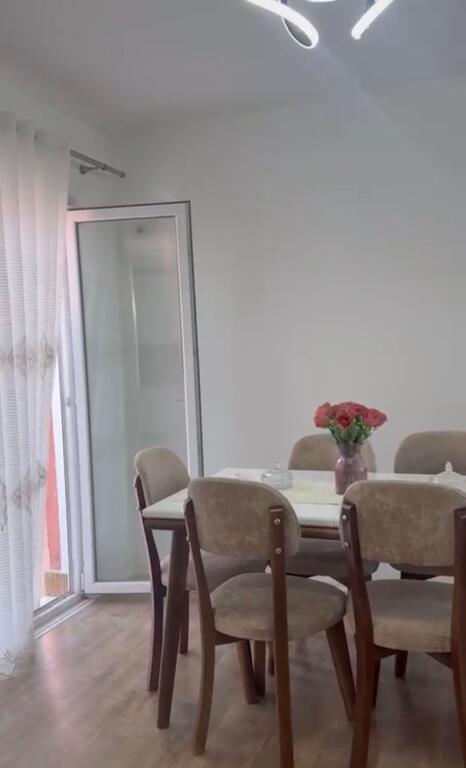 Jepet me qira 2+1+1 XHAMIA SELITE 550 mije leke