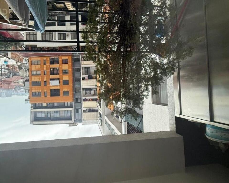 ofrojme apartament per shitje ne astir