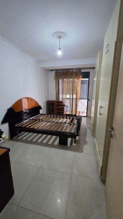 Affittasi appartamento 2+1 presso Unaza e Re vicino all'Hotel Marinaj