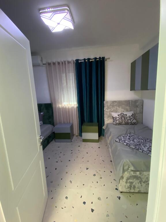 Shitet Apartament 3+1+2 Lagja 17 ne Durres