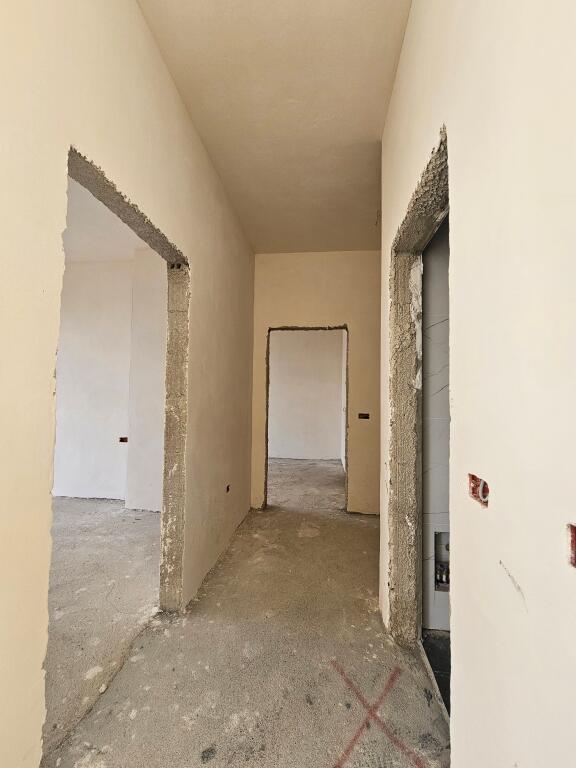 Shitet 2+1+2wc &amp; Ballkon + post parkimi  📍 Fusha e Aviacionit *( 170.000 Euro )* - Laprake | Ne Fazë Ndërtimi mbaron per 7 muaj. Kati 4