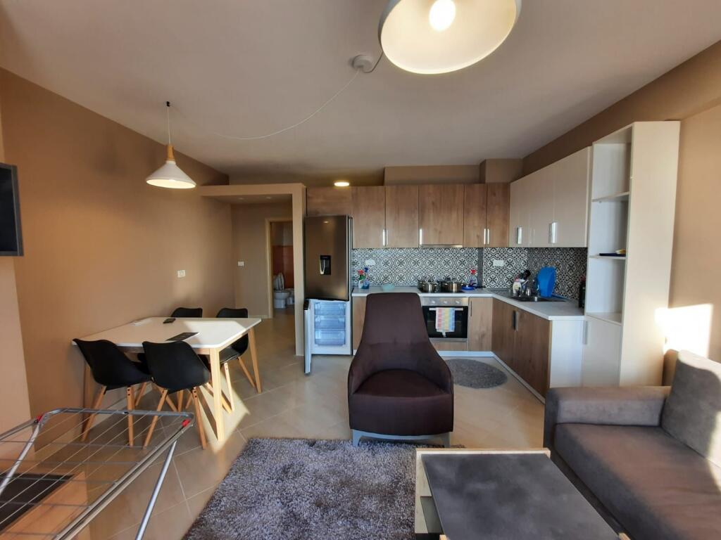 Jepet apartament me qera 2+1 vollga durres me pamje fantastike nga deti