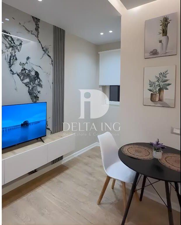 Vendesi in vendita 1+1 in Via delle Barricate