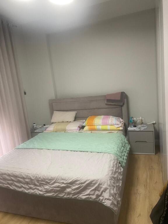 Shitet apart 2+1 te Liqeni i Thate