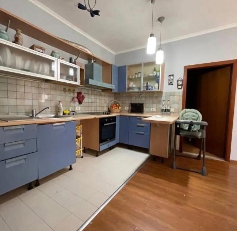 SHITET APARTAMENT 2+1 PRANE RR. KOSOVAREVE