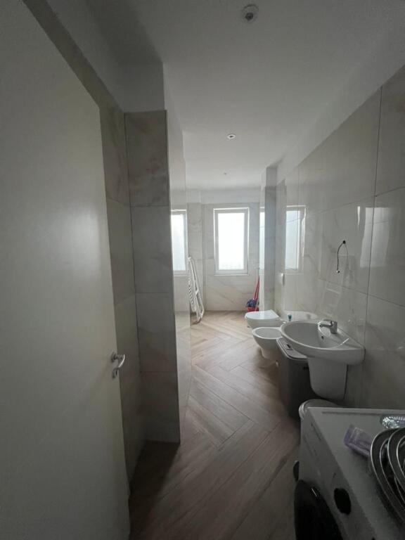 APARTAMENT ME QERA 2+1+post parkimi
