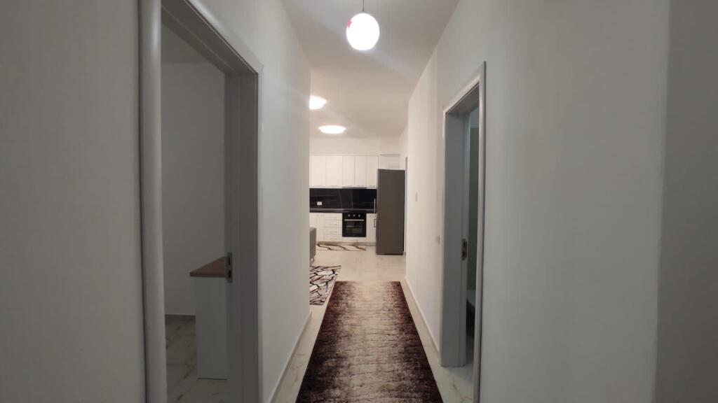 Jepet apartament me qera 2+1+2 me pamje fantastike nga deti vollga