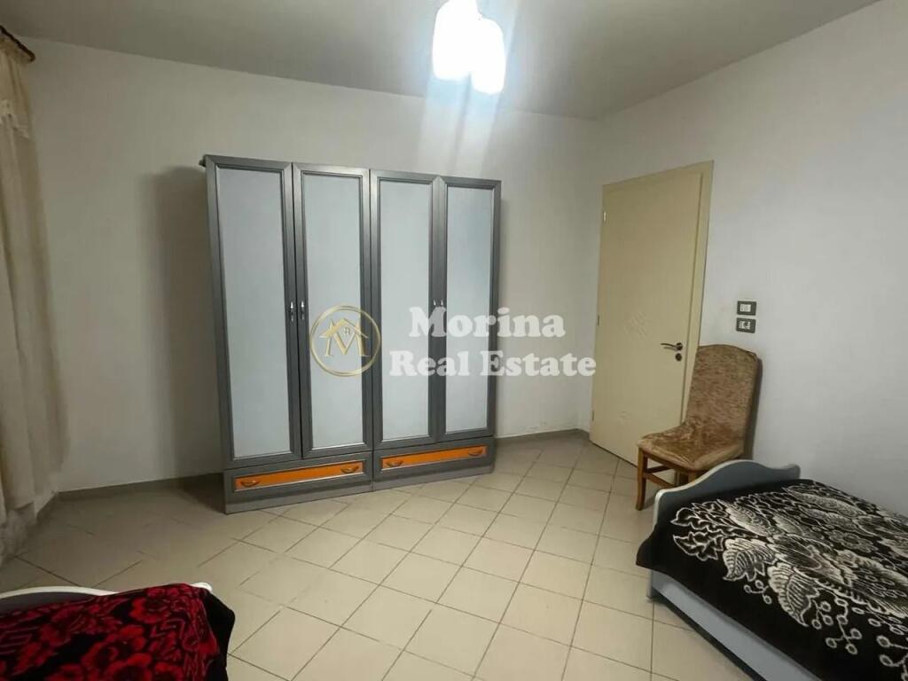 Qera | Shtëpi private 2 + 1 | Rruga Ullishtes | 450 €/muaj