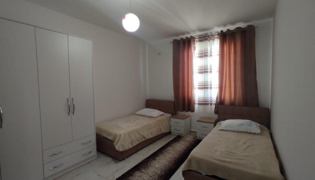 Jepet apartament me qera 2+1+2 me pamje fantastike nga deti vollga