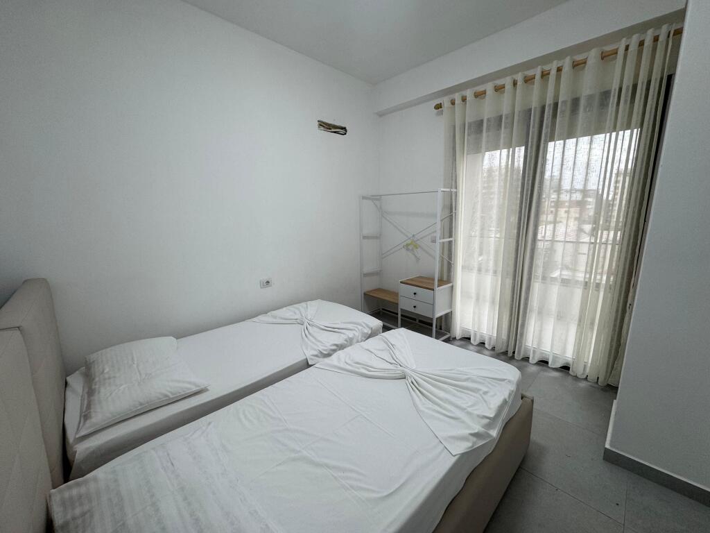 jepet me qera apartament 2+1+2 vollga durres me pamje deti