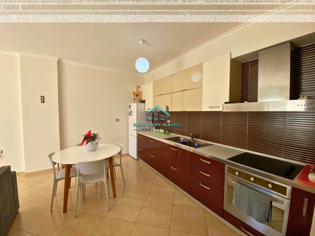 Apartament 2+1 Jepet me Qera, Lungomare, Vlore.