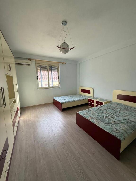 Godine Biznesi ne Shitje ne Sauk, per hotel, klinika etj