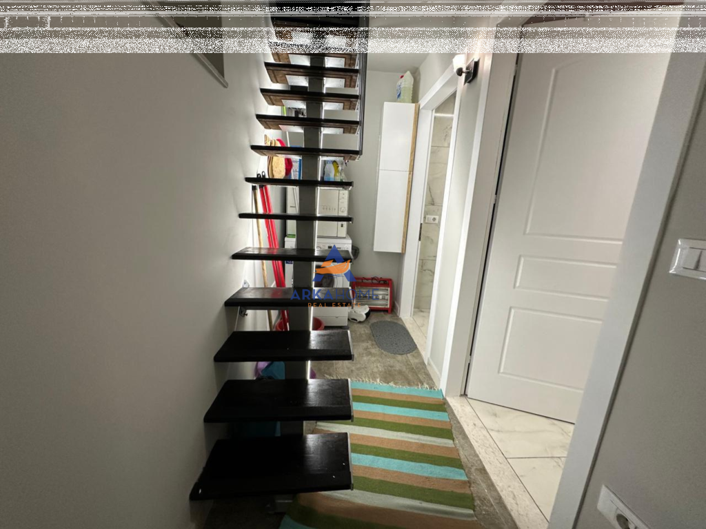 JEPET ME QERA PJESE E NJE SHTEPIE PRIVATE 50M2 "RRUGA DERVISH HEKALI,SHKOLLA E KUQE" 55.000 LEKE