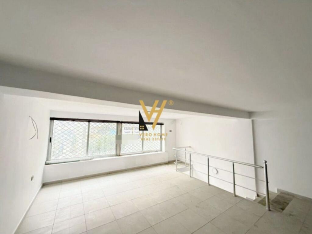 BUSINESS UNIT FOR SALE IN MISTO MAME, CABEJ BUILDINGS 160,000 EURO