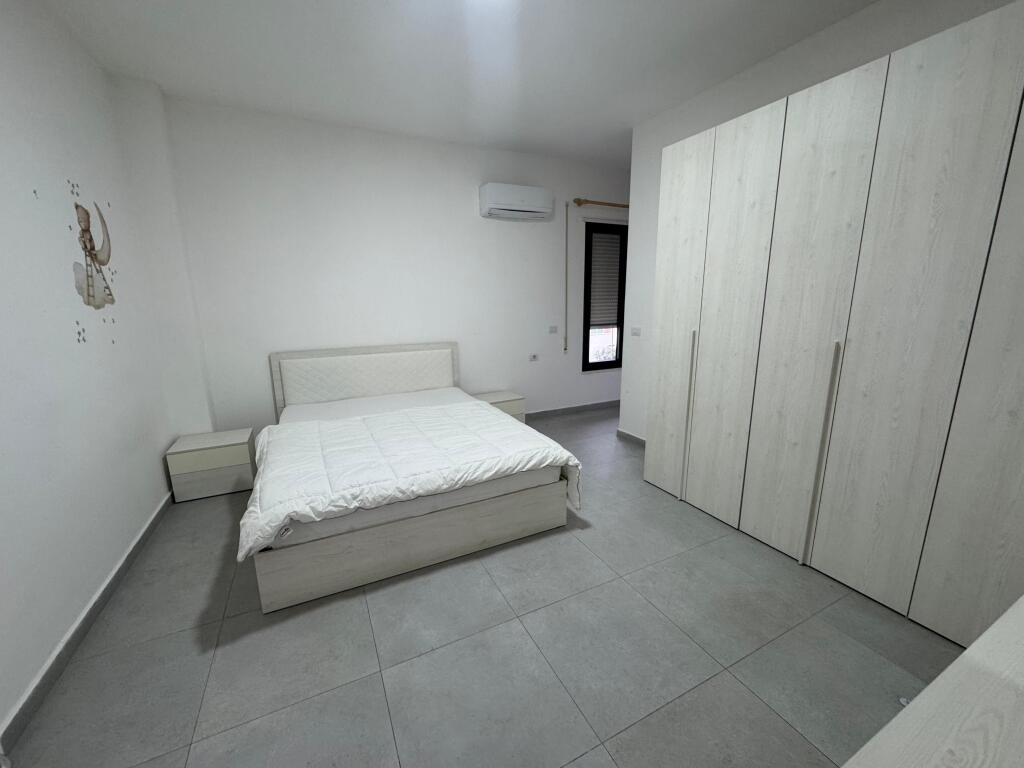 jepet me qera apartament 2+1+2 vollga durres me pamje deti