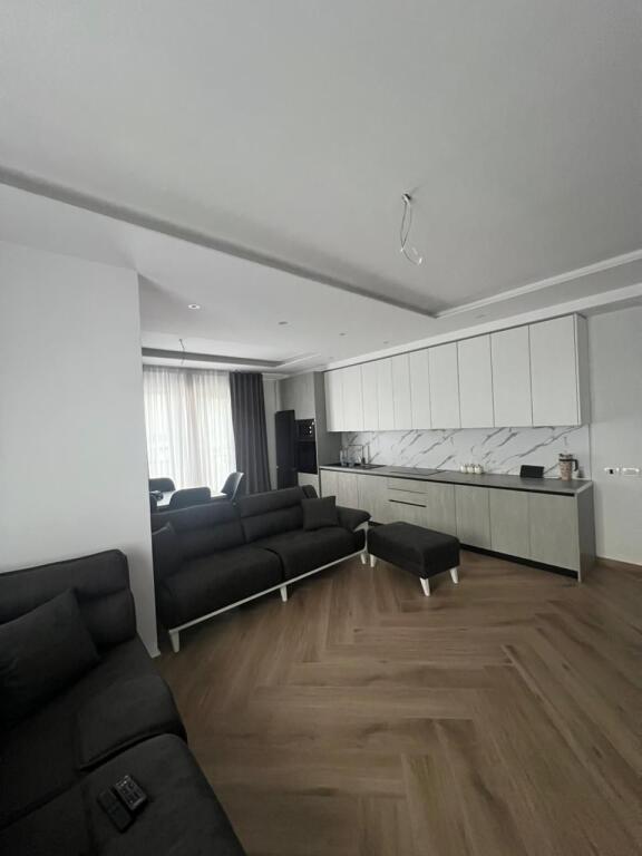 APARTAMENT ME QERA 2+1+post parkimi