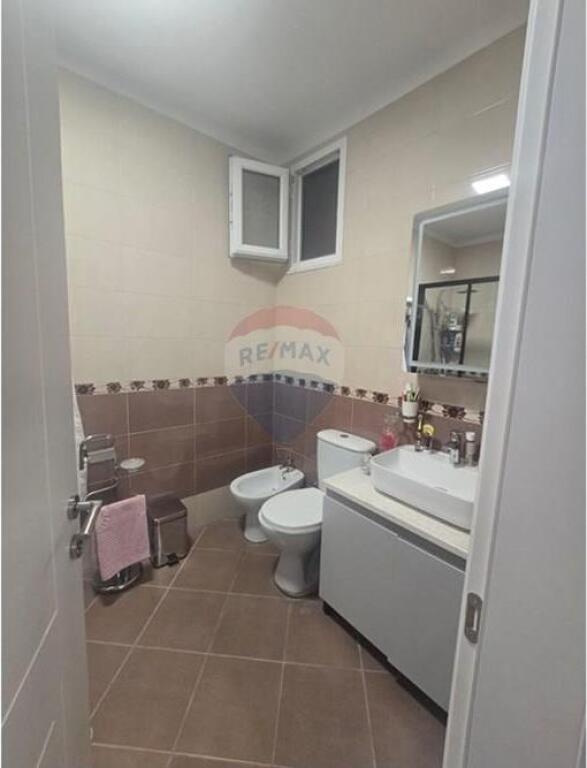 Shitet Apartament 3+1+2 në Astir