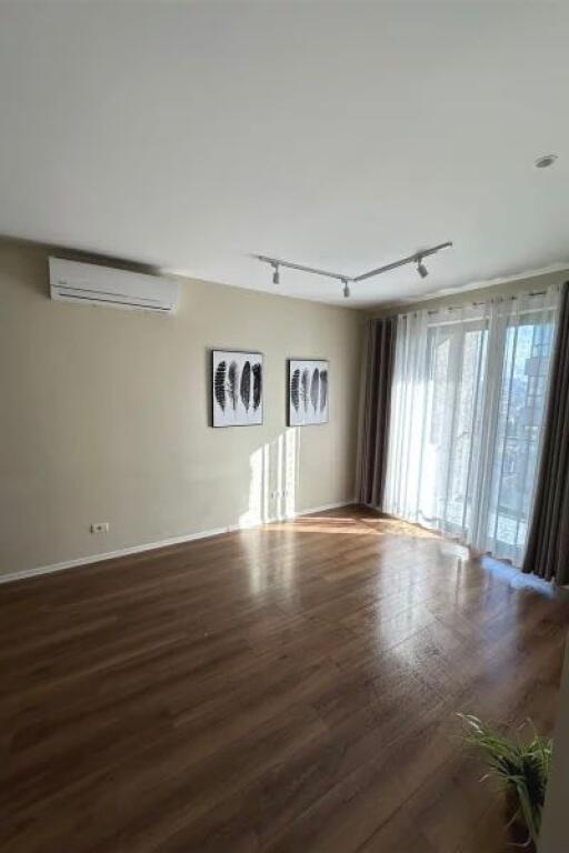 Appartamento vuoto in affitto Astir