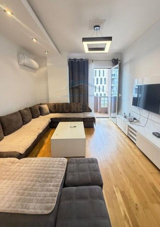 Affitto, Appartamento 2+1+2, Rotonda Unaza e Re, Tirana.