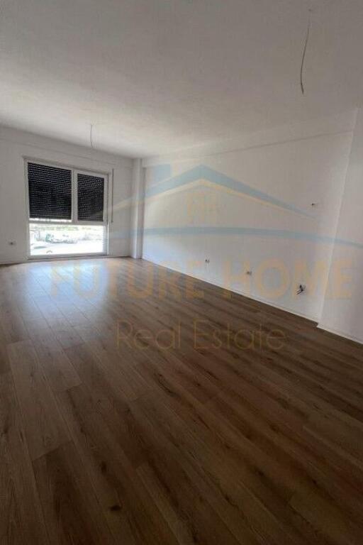 Shitet, Apartament 2+1+Verande, Unaza e Re.