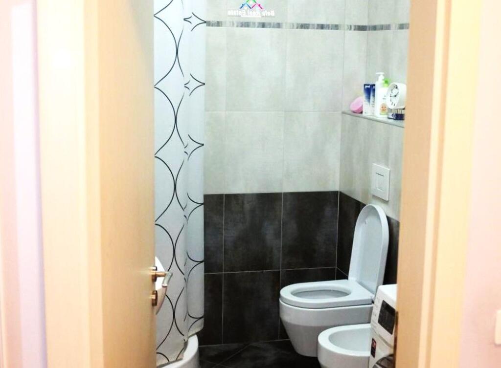 Appartamento In Affitto 1+1 Vicino alla Stazione Ferroviaria (ID B2101419) Tirana