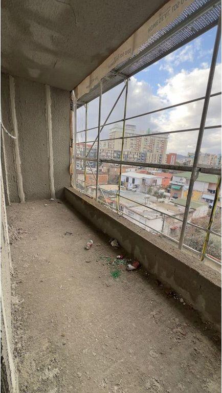 Shitet, Apartament 2+1+2, Rruga Jordan Misja, Tirane.